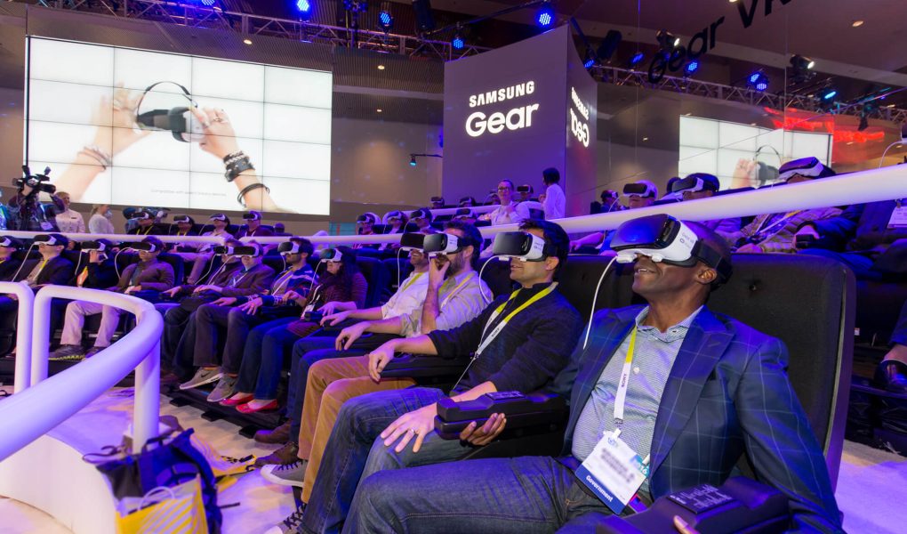 Masa Depan Bioskop: Ketika Layar Lebar Hanya untuk Film yang Bisa Ditonton 5000 Orang Sekaligus di VR.