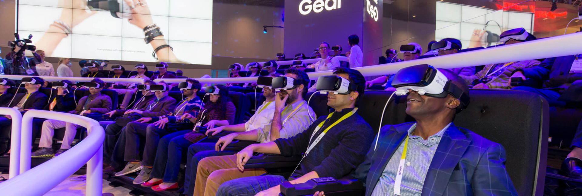 Masa Depan Bioskop: Ketika Layar Lebar Hanya untuk Film yang Bisa Ditonton 5000 Orang Sekaligus di VR.